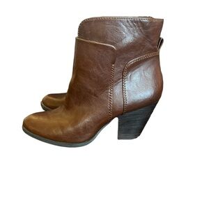 NINE WEST women size 7 brown